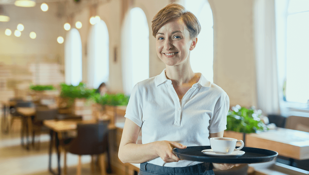 receptionniste elegante convenant travail client